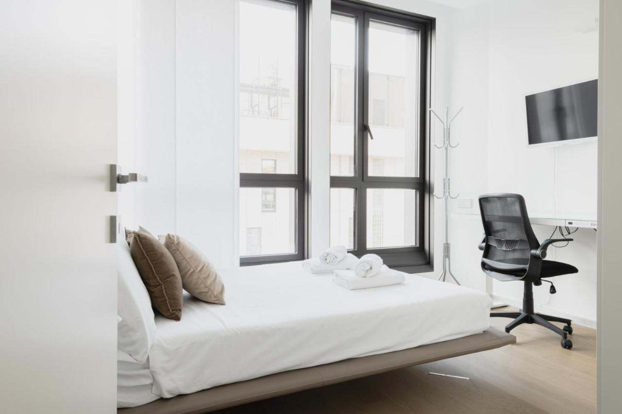 Easylife - Lussuosa Dimora Con Rooftop Condominiale Vista Duomo มิลาน ภายนอก รูปภาพ