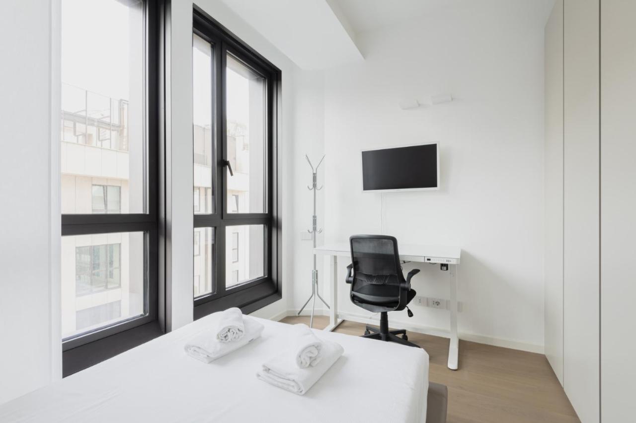 Easylife - Lussuosa Dimora Con Rooftop Condominiale Vista Duomo มิลาน ภายนอก รูปภาพ