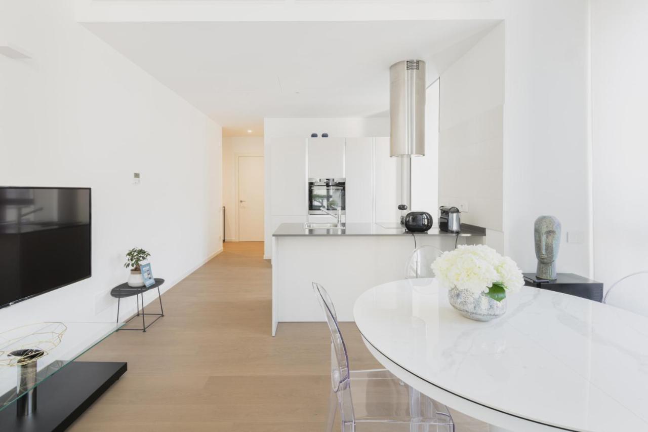 Easylife - Lussuosa Dimora Con Rooftop Condominiale Vista Duomo มิลาน ภายนอก รูปภาพ