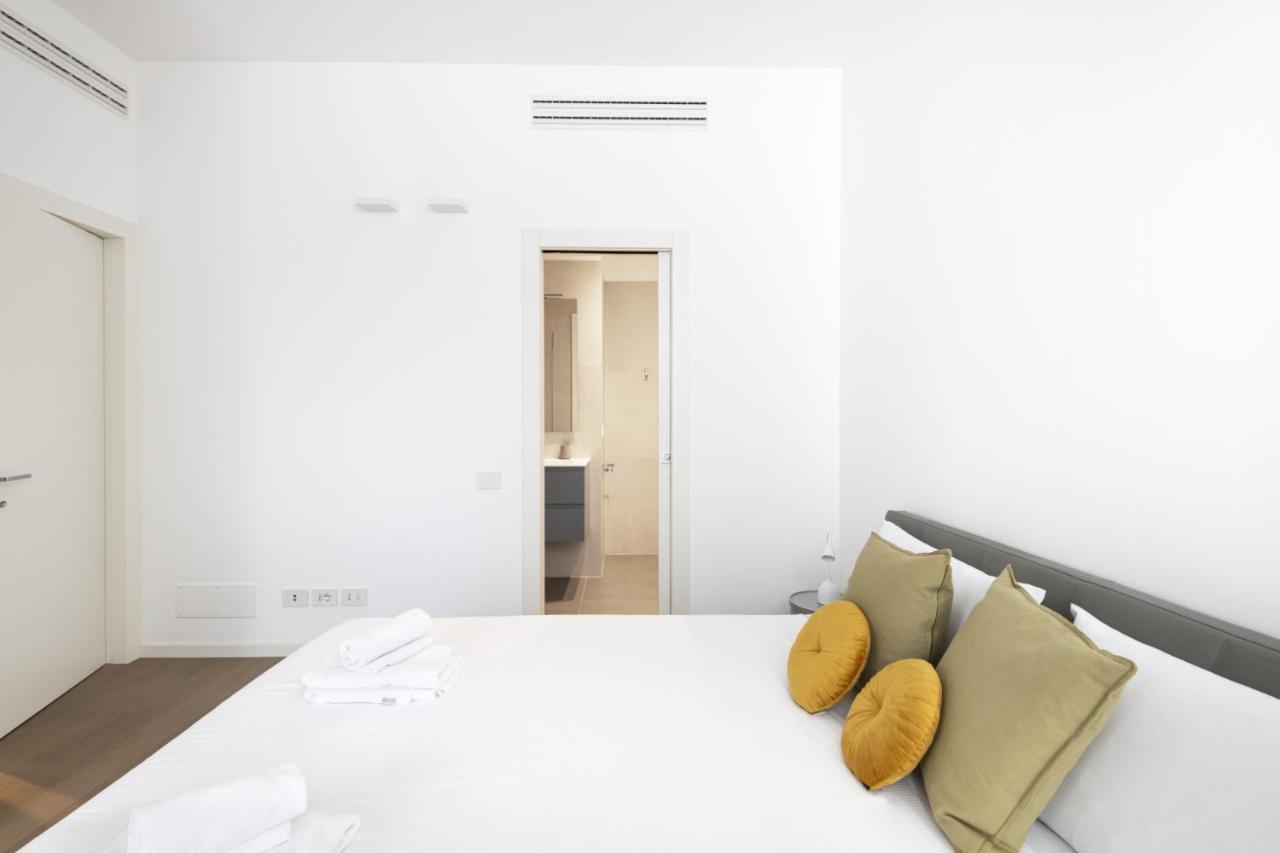 Easylife - Lussuosa Dimora Con Rooftop Condominiale Vista Duomo มิลาน ภายนอก รูปภาพ