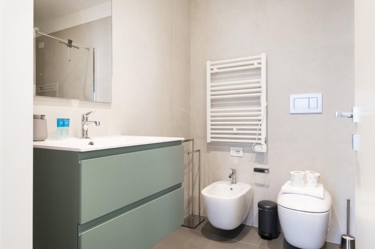 Easylife - Lussuosa Dimora Con Rooftop Condominiale Vista Duomo มิลาน ภายนอก รูปภาพ