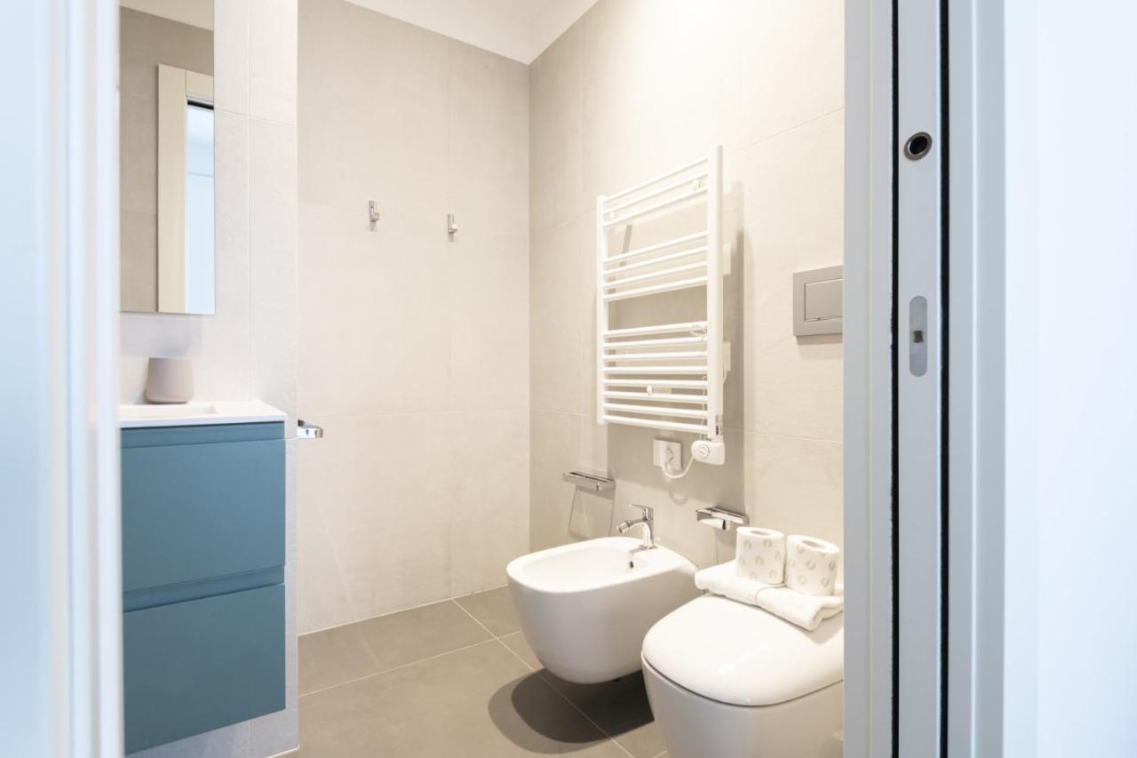 Easylife - Lussuosa Dimora Con Rooftop Condominiale Vista Duomo มิลาน ภายนอก รูปภาพ